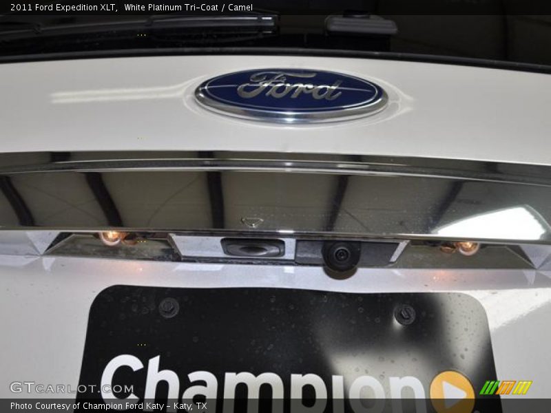 White Platinum Tri-Coat / Camel 2011 Ford Expedition XLT