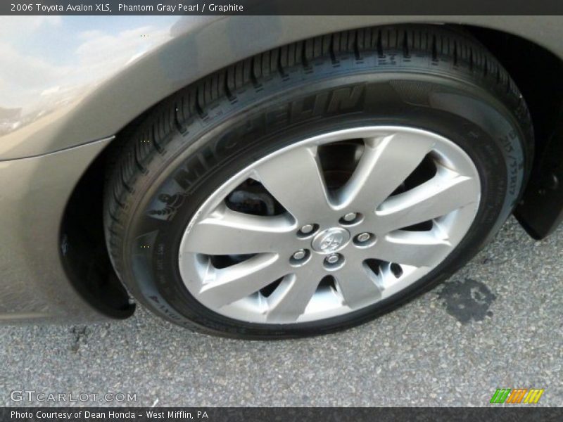 Phantom Gray Pearl / Graphite 2006 Toyota Avalon XLS