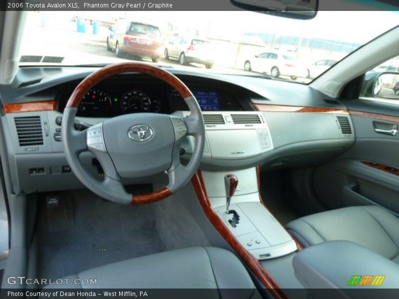 Phantom Gray Pearl / Graphite 2006 Toyota Avalon XLS