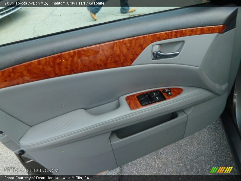 Phantom Gray Pearl / Graphite 2006 Toyota Avalon XLS