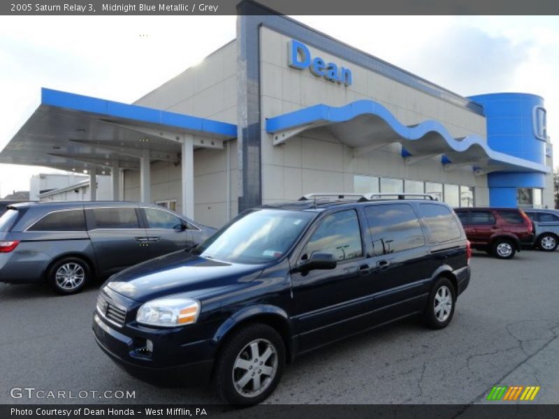 Midnight Blue Metallic / Grey 2005 Saturn Relay 3