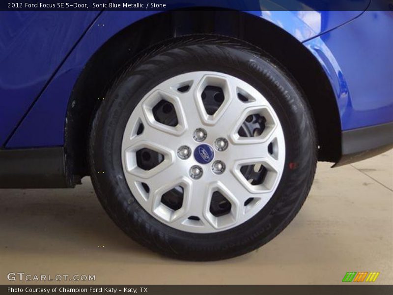 Sonic Blue Metallic / Stone 2012 Ford Focus SE 5-Door