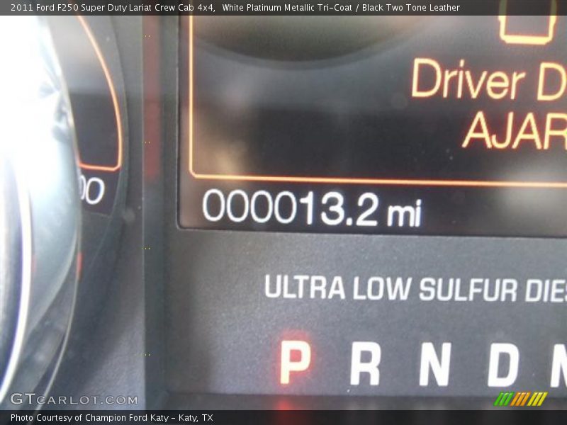 White Platinum Metallic Tri-Coat / Black Two Tone Leather 2011 Ford F250 Super Duty Lariat Crew Cab 4x4