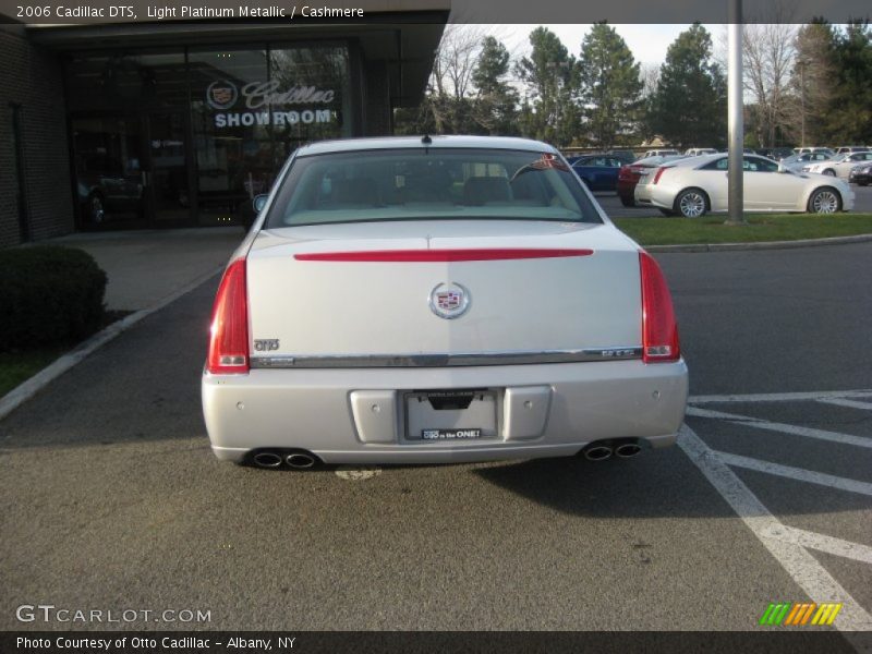 Light Platinum Metallic / Cashmere 2006 Cadillac DTS