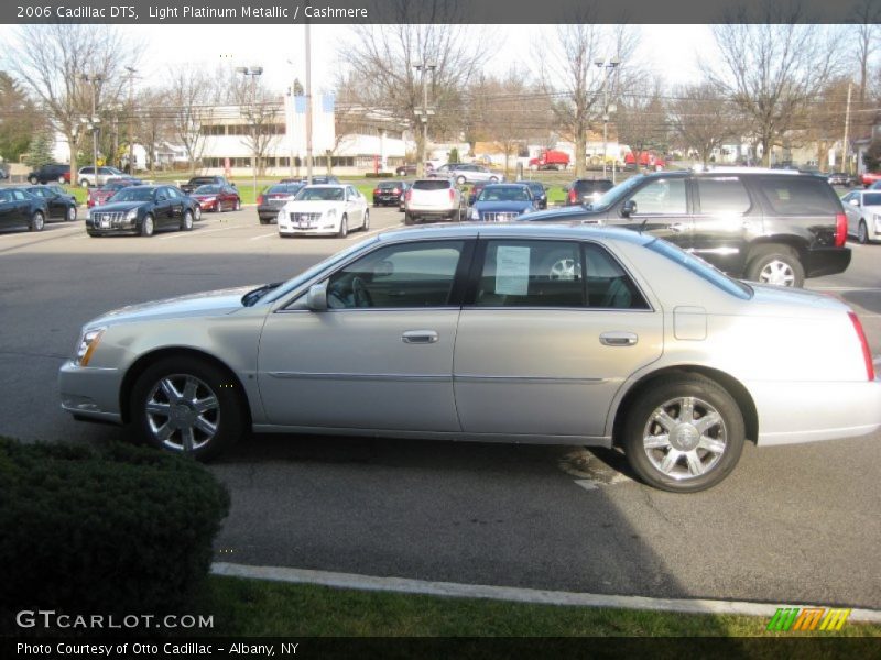 Light Platinum Metallic / Cashmere 2006 Cadillac DTS