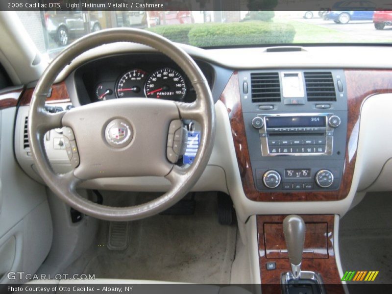 Light Platinum Metallic / Cashmere 2006 Cadillac DTS