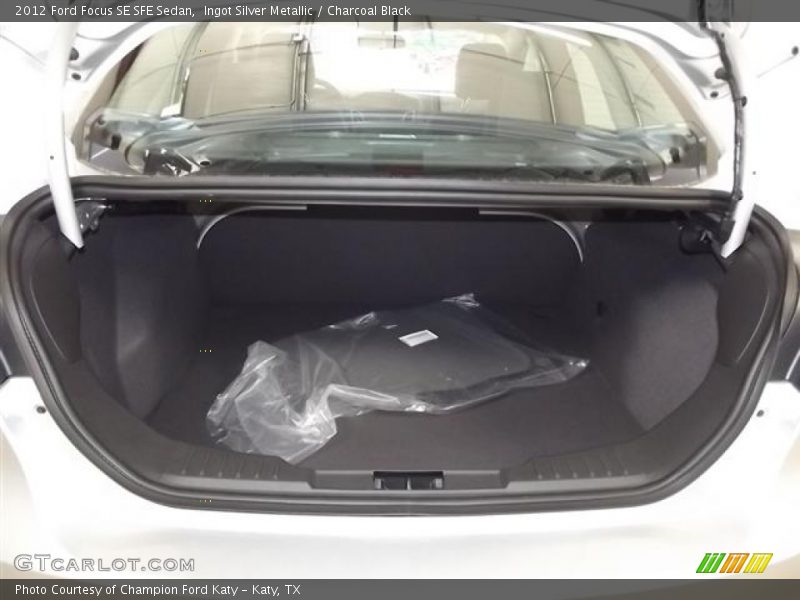 Ingot Silver Metallic / Charcoal Black 2012 Ford Focus SE SFE Sedan