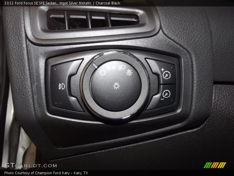 Ingot Silver Metallic / Charcoal Black 2012 Ford Focus SE SFE Sedan
