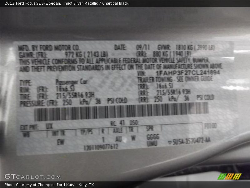 Ingot Silver Metallic / Charcoal Black 2012 Ford Focus SE SFE Sedan