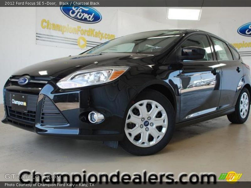 Black / Charcoal Black 2012 Ford Focus SE 5-Door
