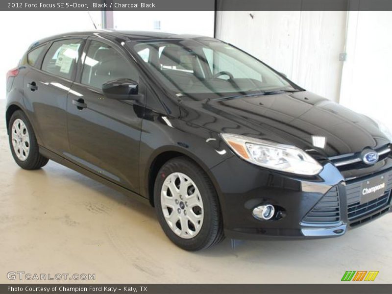 Black / Charcoal Black 2012 Ford Focus SE 5-Door