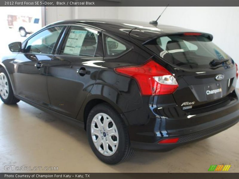 Black / Charcoal Black 2012 Ford Focus SE 5-Door