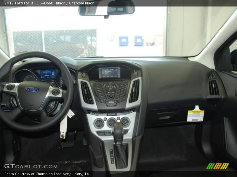 Black / Charcoal Black 2012 Ford Focus SE 5-Door