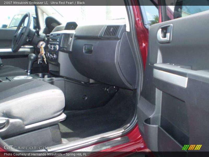 Ultra Red Pearl / Black 2007 Mitsubishi Endeavor LS