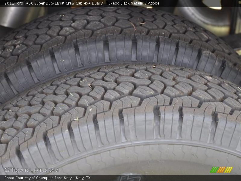 Tuxedo Black Metallic / Adobe 2011 Ford F450 Super Duty Lariat Crew Cab 4x4 Dually