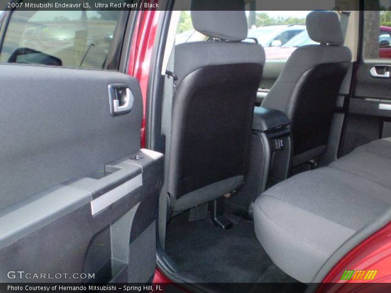 Ultra Red Pearl / Black 2007 Mitsubishi Endeavor LS