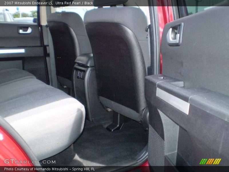 Ultra Red Pearl / Black 2007 Mitsubishi Endeavor LS