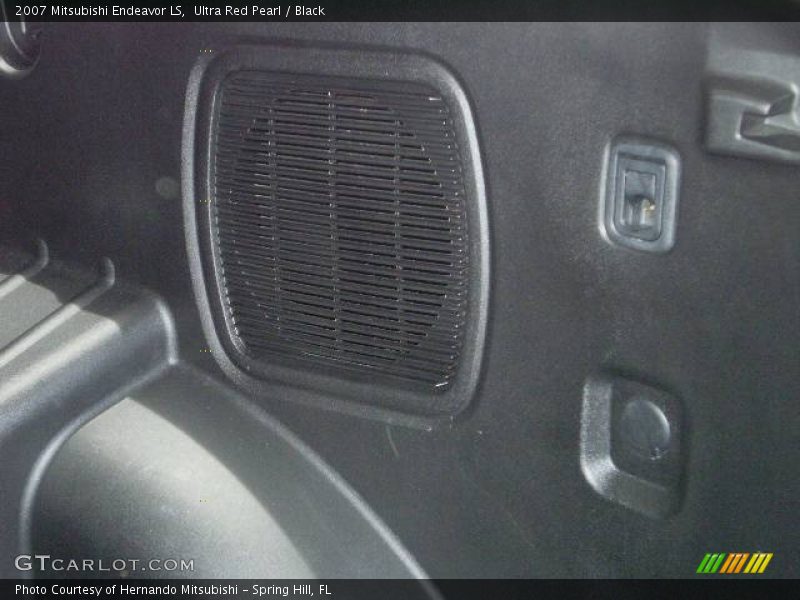 Ultra Red Pearl / Black 2007 Mitsubishi Endeavor LS