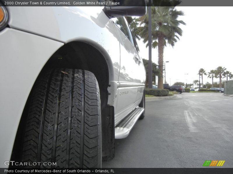 Golden White Pearl / Taupe 2000 Chrysler Town & Country Limited