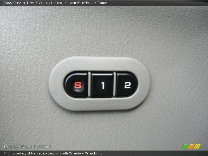 Golden White Pearl / Taupe 2000 Chrysler Town & Country Limited