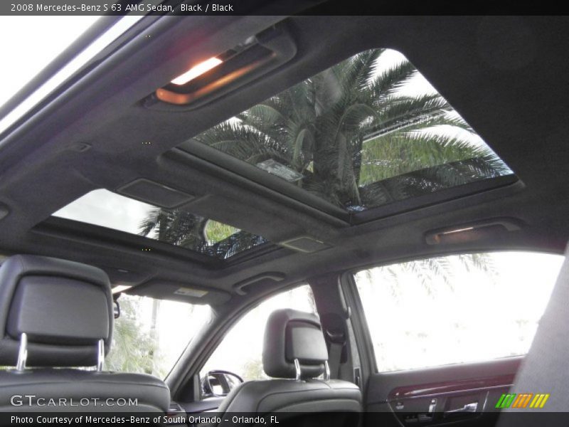 Sunroof of 2008 S 63 AMG Sedan