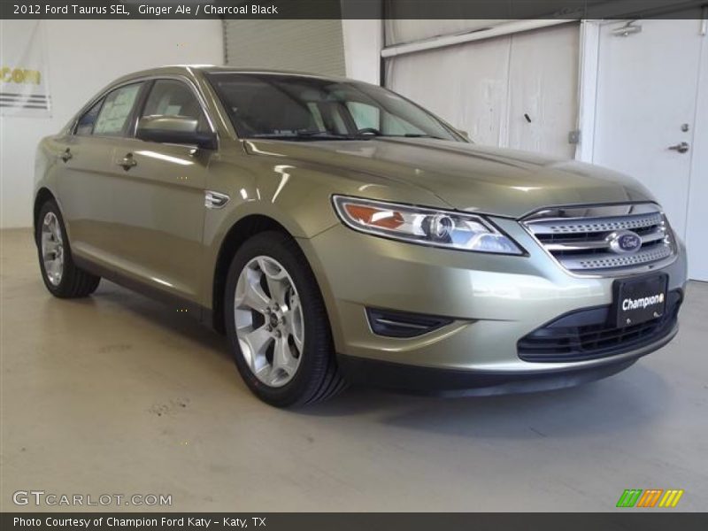 Front 3/4 View of 2012 Taurus SEL