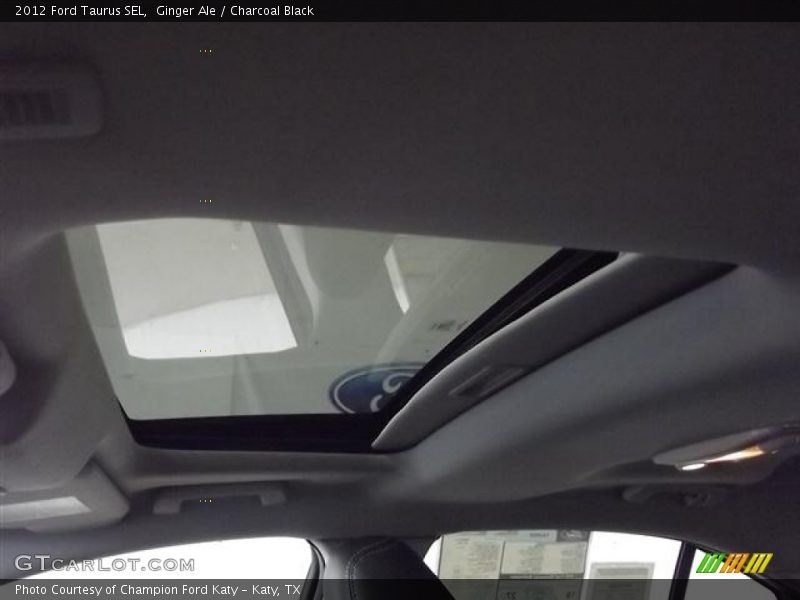 Sunroof of 2012 Taurus SEL