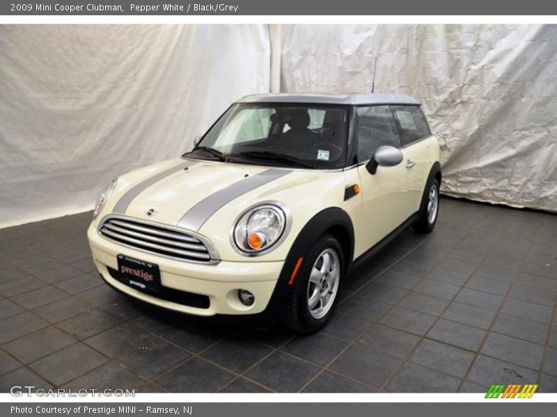 Pepper White / Black/Grey 2009 Mini Cooper Clubman