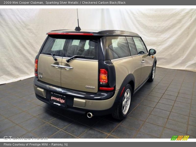 Sparkling Silver Metallic / Checkered Carbon Black/Black 2009 Mini Cooper Clubman