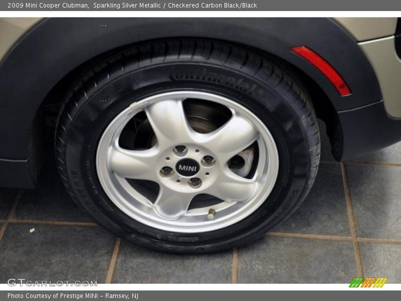 Sparkling Silver Metallic / Checkered Carbon Black/Black 2009 Mini Cooper Clubman