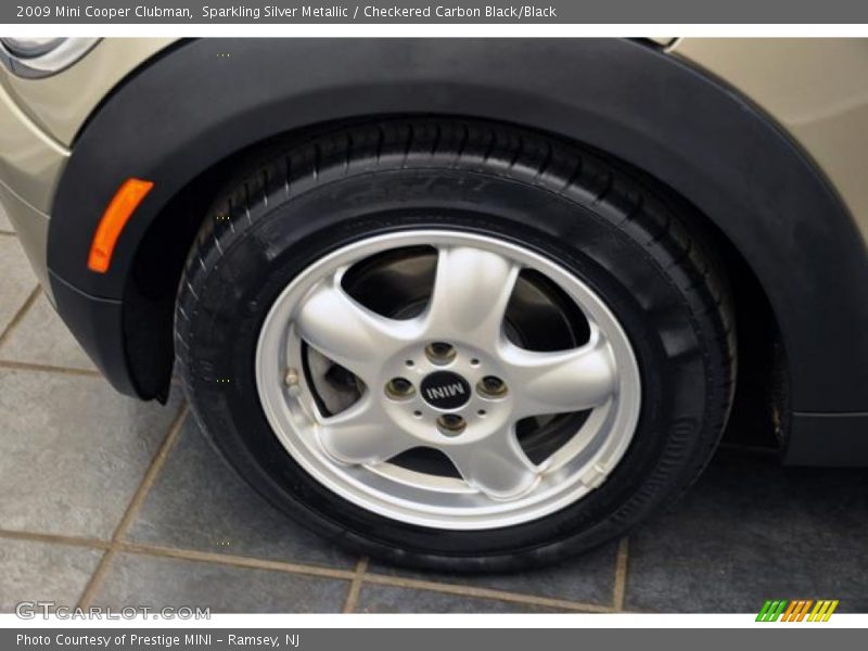 Sparkling Silver Metallic / Checkered Carbon Black/Black 2009 Mini Cooper Clubman