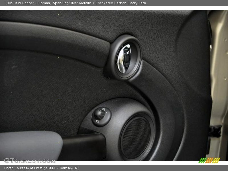 Sparkling Silver Metallic / Checkered Carbon Black/Black 2009 Mini Cooper Clubman