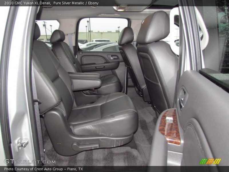 Pure Silver Metallic / Ebony 2010 GMC Yukon XL Denali