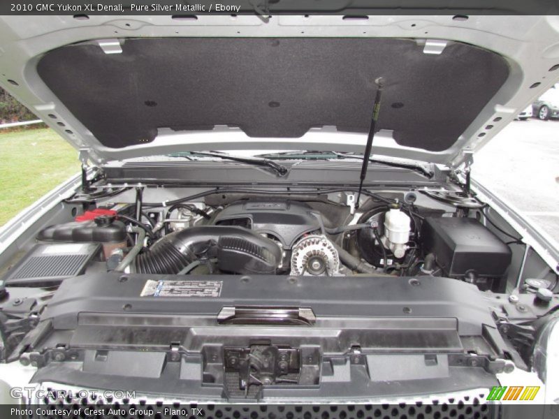 Pure Silver Metallic / Ebony 2010 GMC Yukon XL Denali