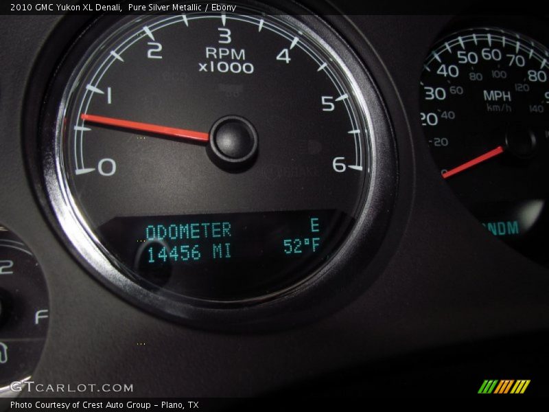 Pure Silver Metallic / Ebony 2010 GMC Yukon XL Denali