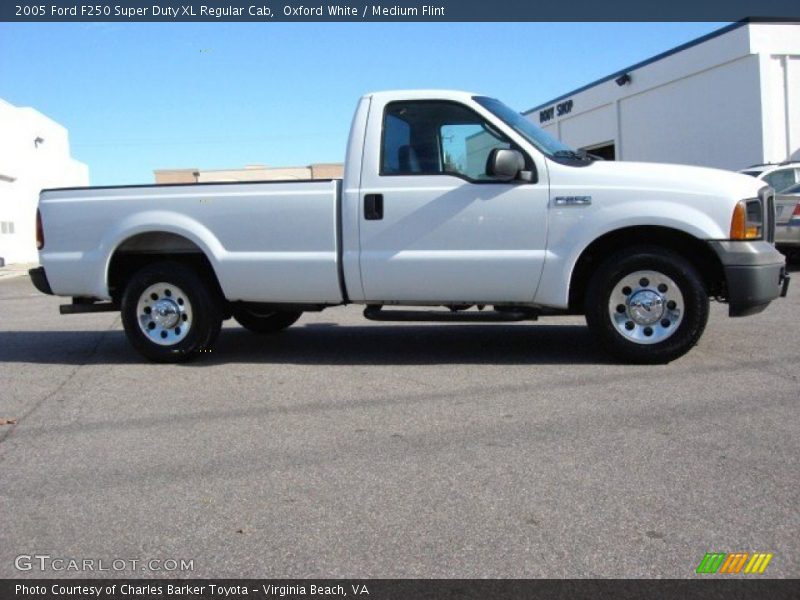 Oxford White / Medium Flint 2005 Ford F250 Super Duty XL Regular Cab