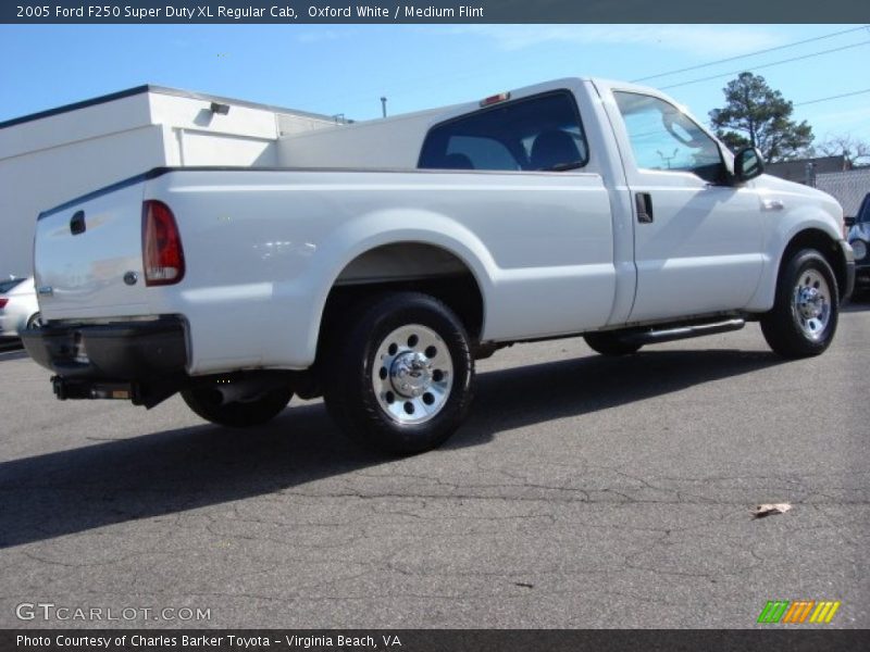 Oxford White / Medium Flint 2005 Ford F250 Super Duty XL Regular Cab