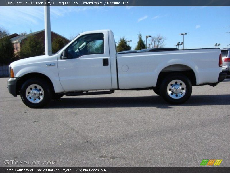 Oxford White / Medium Flint 2005 Ford F250 Super Duty XL Regular Cab
