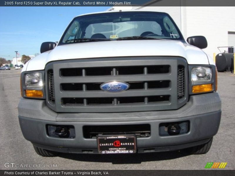Oxford White / Medium Flint 2005 Ford F250 Super Duty XL Regular Cab