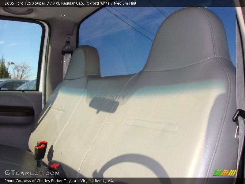 Oxford White / Medium Flint 2005 Ford F250 Super Duty XL Regular Cab