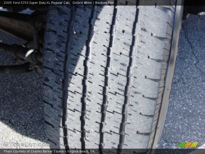 Oxford White / Medium Flint 2005 Ford F250 Super Duty XL Regular Cab