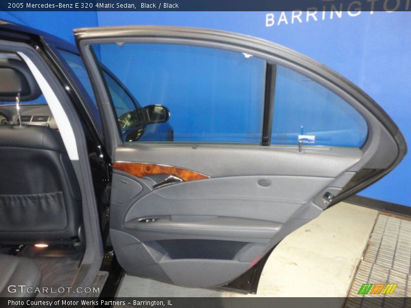 Black / Black 2005 Mercedes-Benz E 320 4Matic Sedan