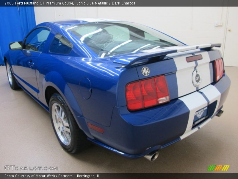 Sonic Blue Metallic / Dark Charcoal 2005 Ford Mustang GT Premium Coupe