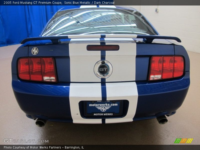 Sonic Blue Metallic / Dark Charcoal 2005 Ford Mustang GT Premium Coupe