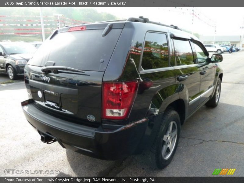 Black / Medium Slate Gray 2005 Jeep Grand Cherokee Laredo 4x4