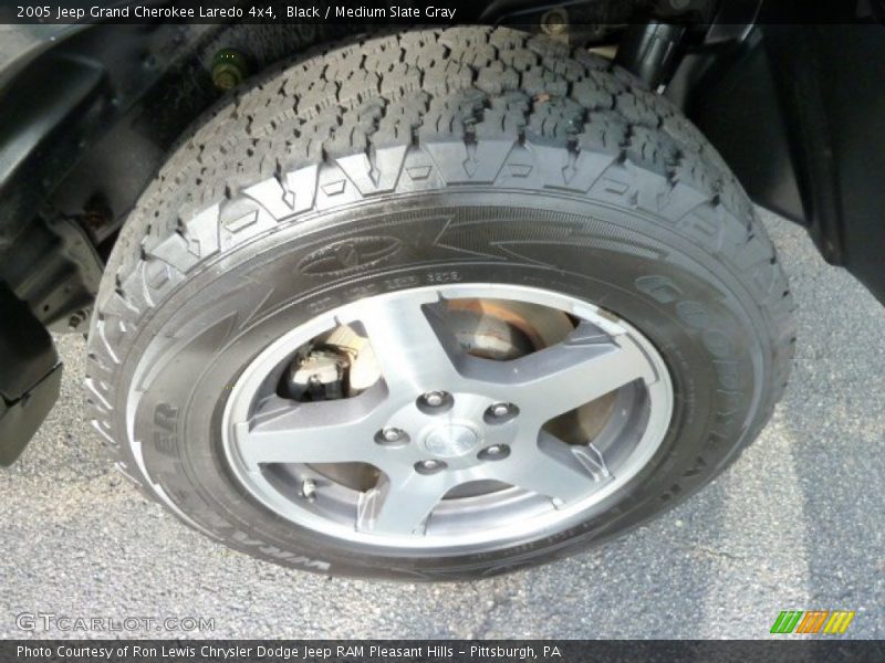 Black / Medium Slate Gray 2005 Jeep Grand Cherokee Laredo 4x4