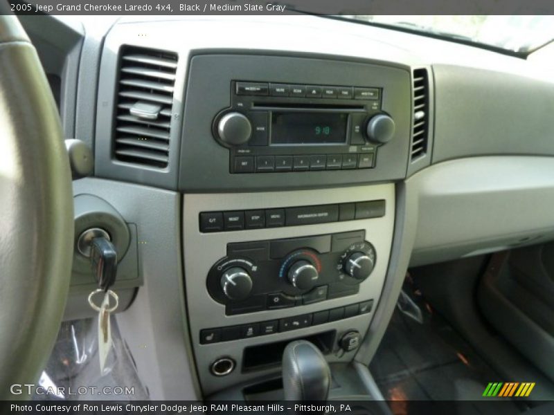 Black / Medium Slate Gray 2005 Jeep Grand Cherokee Laredo 4x4