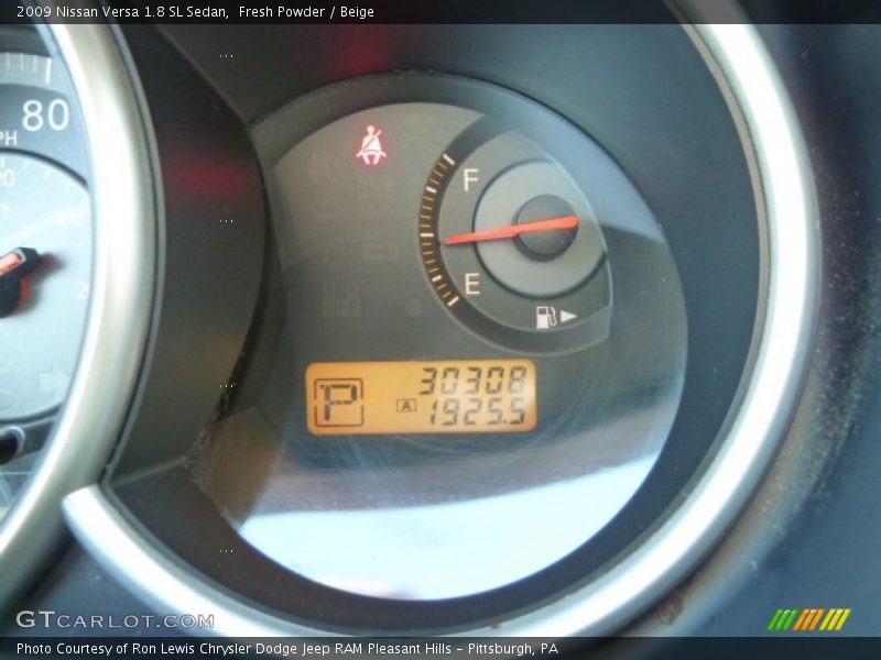 Fresh Powder / Beige 2009 Nissan Versa 1.8 SL Sedan