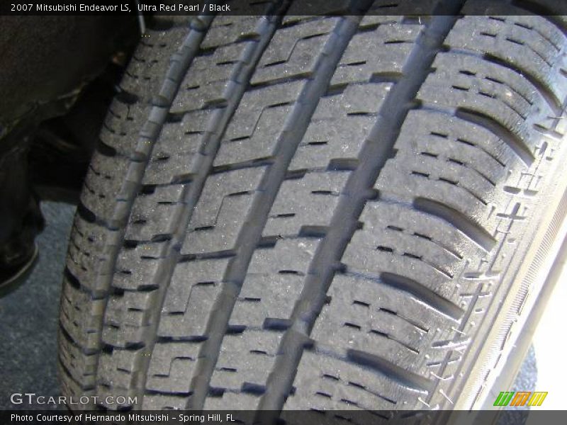 Ultra Red Pearl / Black 2007 Mitsubishi Endeavor LS