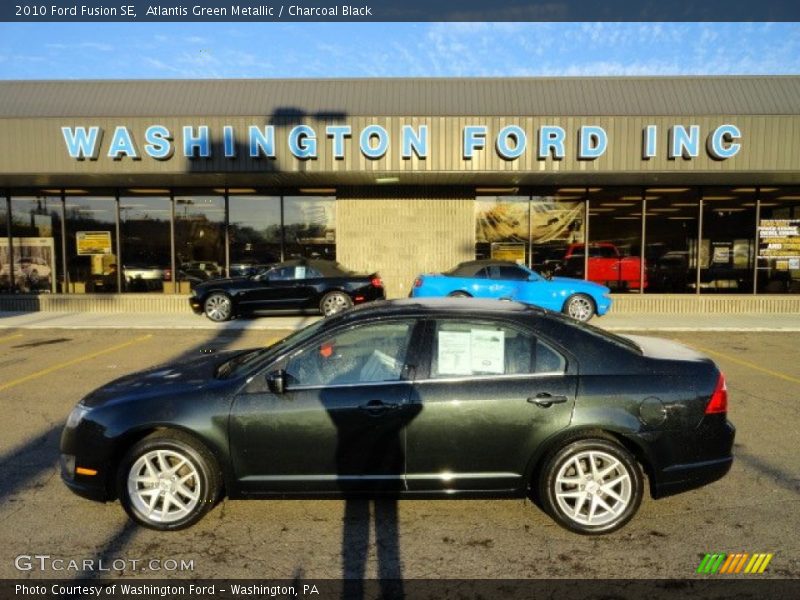 Atlantis Green Metallic / Charcoal Black 2010 Ford Fusion SE